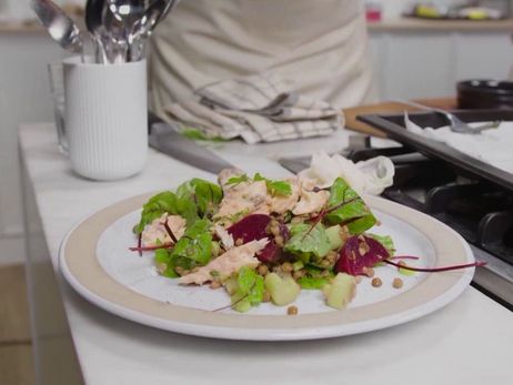 Pulled Lachs mit Rote Bete-Linsen-Salat: Fertiges Gericht